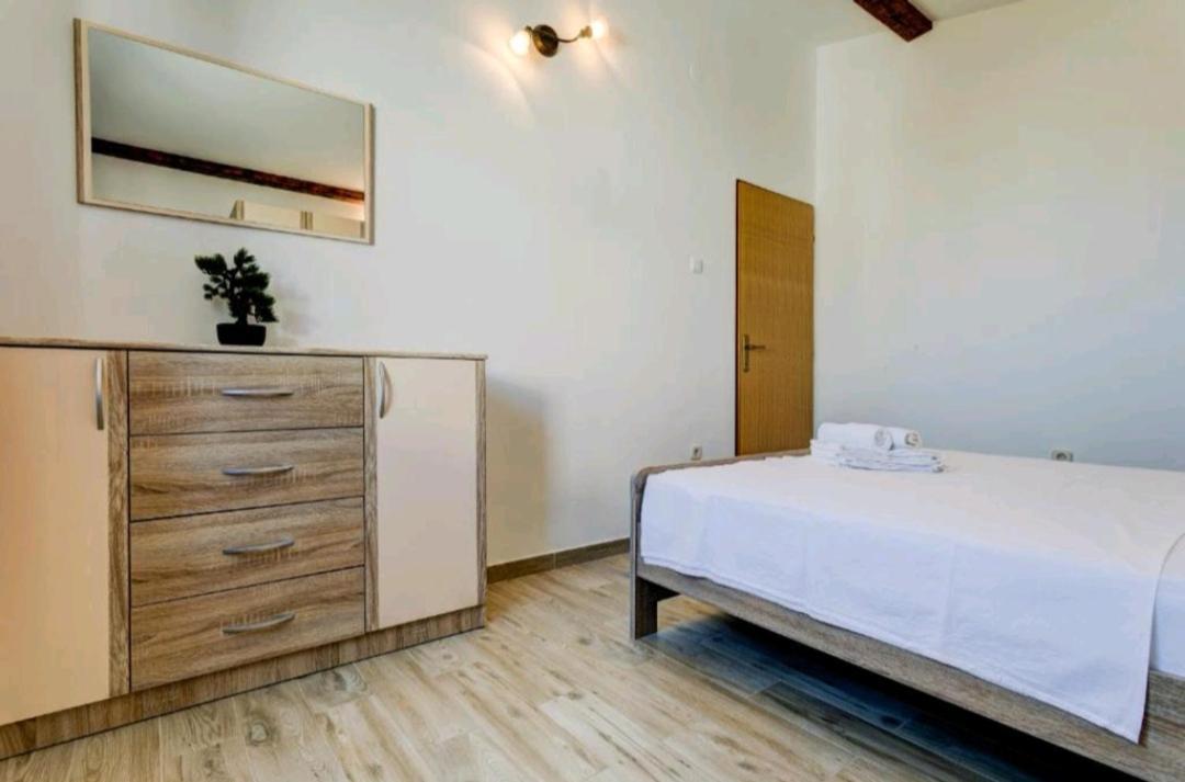Love Apartments Zecevo Exterior photo